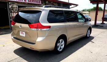 2012 Toyota Sienna LE full