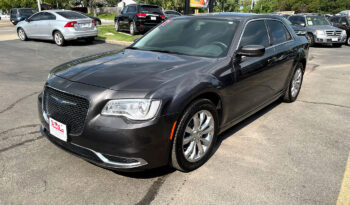 2017 Chrysler 300 LTD full