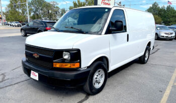 2015 Chevrolet G2500 Express Cargo Van full