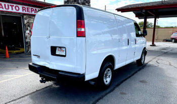 2015 Chevrolet G2500 Express Cargo Van full