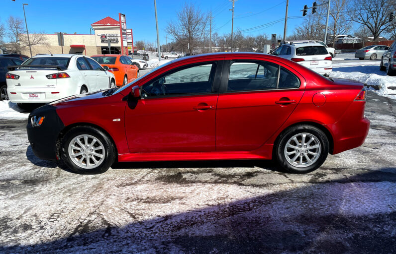 
								2012 Mitsubishi Lancer SE AWD full									