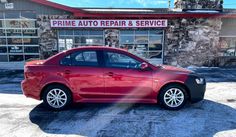 
								2012 Mitsubishi Lancer SE AWD full									