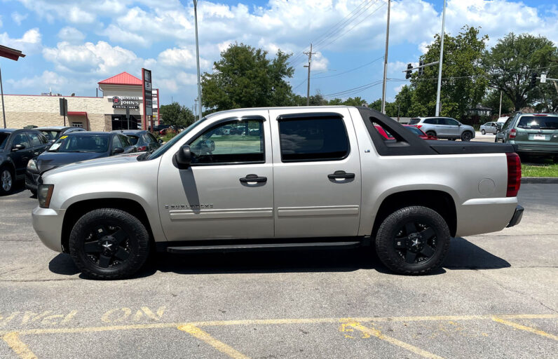 
								2009 Chevrolet Avalanche LS full									