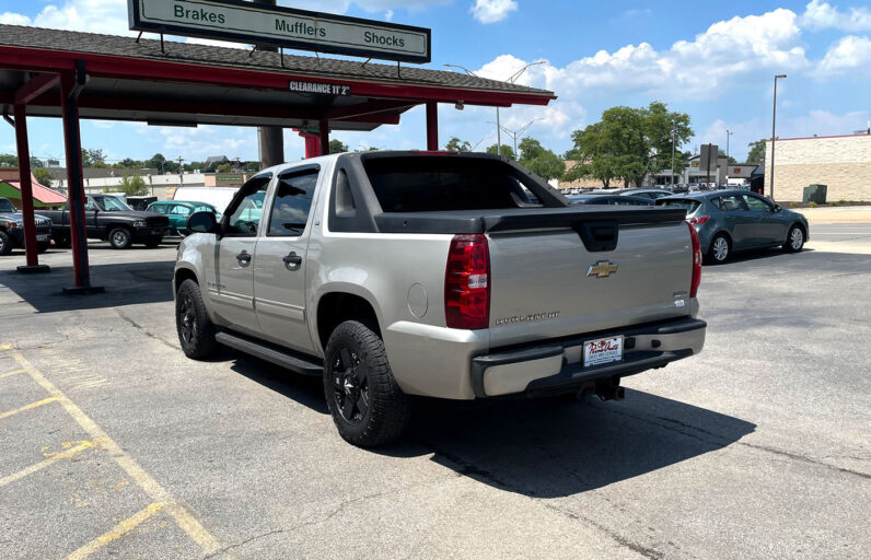
								2009 Chevrolet Avalanche LS full									