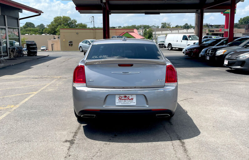 
								2015 Chrysler 300 Limited AWD full									