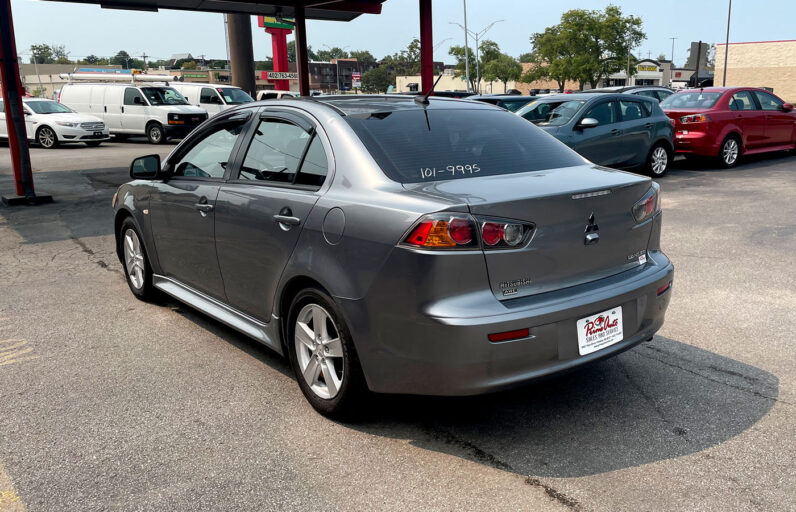
								2014 Mitsubishi Lancer SE full									