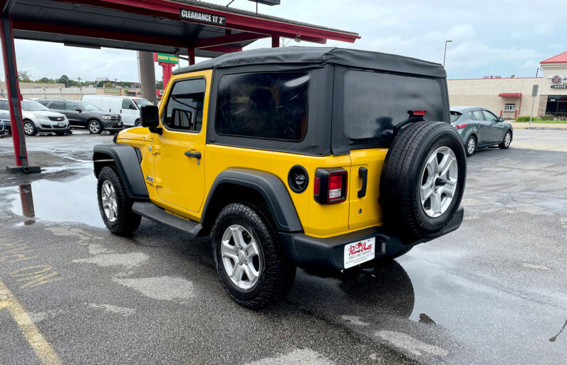 
								2019 Jeep Wrangler Sport full									