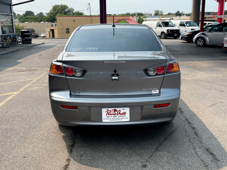 
								2014 Mitsubishi Lancer SE full									