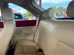 
										2009 Volkswagen New Beetle full									