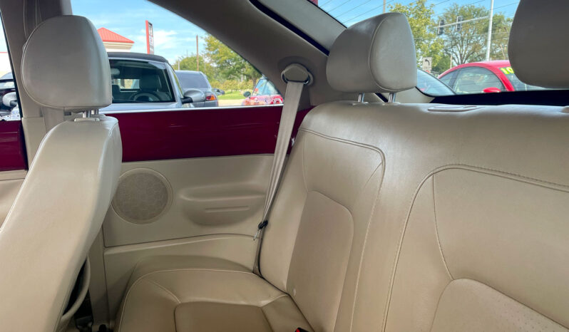 
								2009 Volkswagen New Beetle full									