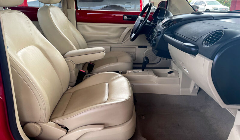 
								2009 Volkswagen New Beetle full									