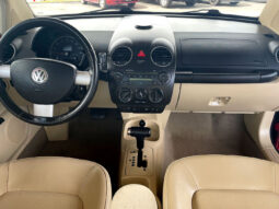 
										2009 Volkswagen New Beetle full									