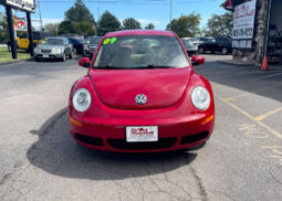 
										2009 Volkswagen New Beetle full									