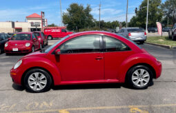 
										2009 Volkswagen New Beetle full									