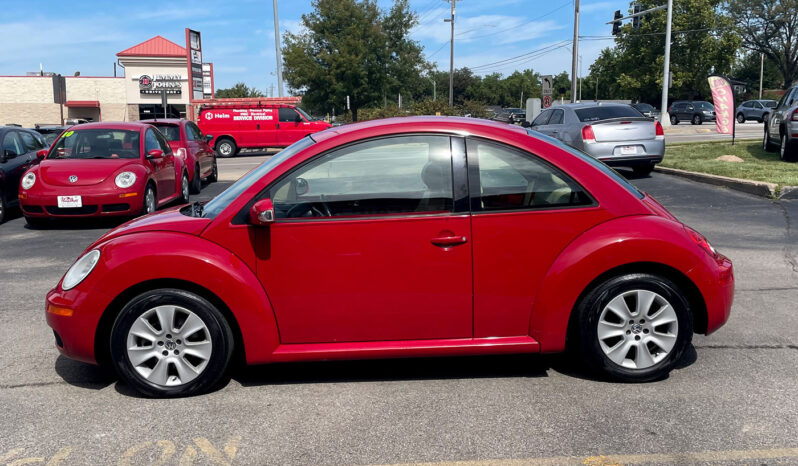 
								2009 Volkswagen New Beetle full									