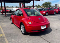 
										2009 Volkswagen New Beetle full									