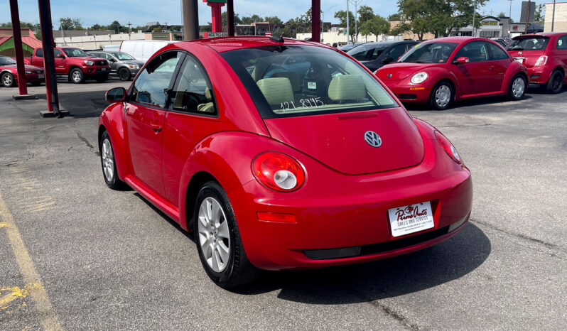 
								2009 Volkswagen New Beetle full									