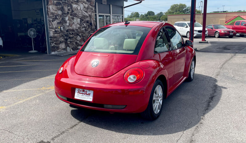 
								2009 Volkswagen New Beetle full									